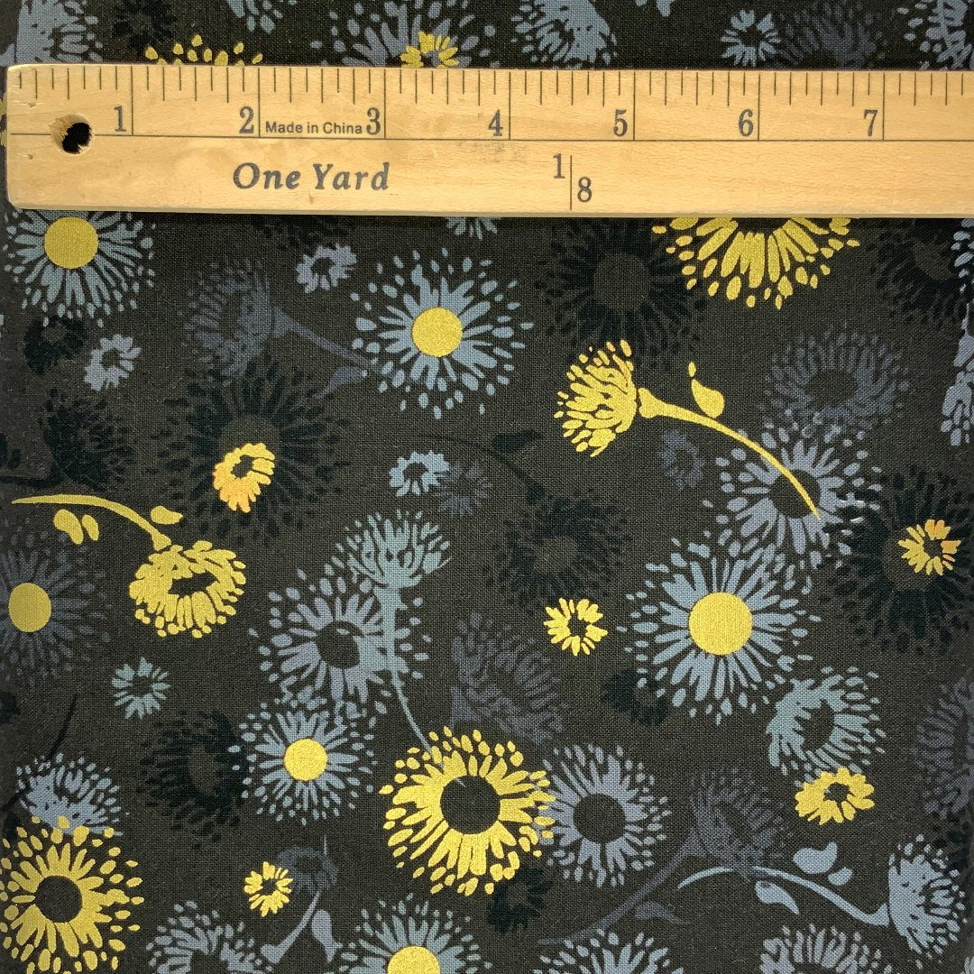 A daisy design in black, grey and metallic gold. Some fabrics do not photograph as they actually look.